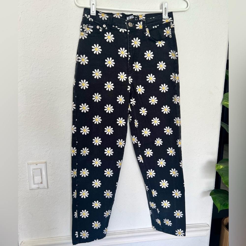 Minga London Black Daisy Print Women's Straight Leg Mom Jeans